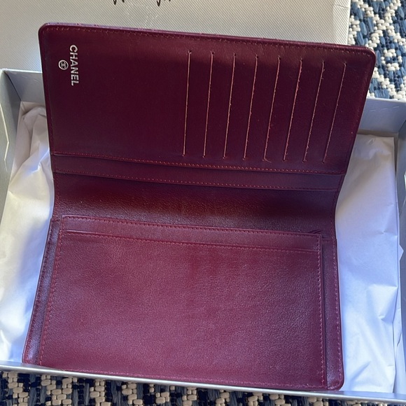 EUC Authentic Chanel Burgundy Patent Wallet / Card Holder - Picture 16 of 16